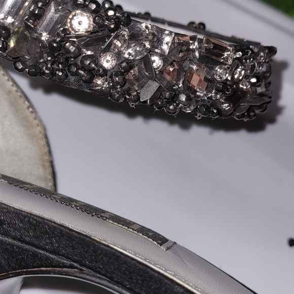 Shoe - Picture 2 of 4